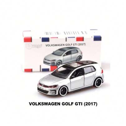  Bburago 1:64 高尔夫 GTI 2017 压铸模型 - 银色合金车身，黑色车顶，车门和引擎盖可开启，迷你车模，适合成人收藏家摆放在桌面上展示。