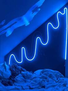 1 个 24 键遥控 RGB LED 霓虹灯带 - 可调光、柔性硅胶，适用于标志、卧室、游戏室和派对装饰