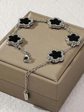 1pc Women's Lucky Clover Five-Petal Flower Bracelet With Rhinestone Inlay, Lightweight Luxury Fashion Accessory, No Gift Box Included Valentines,Mom,Mother,Mother's Day,Gift