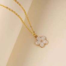 Colar feminino com pingente de flor de cinco folhas, versátil e moderno, 4 cores, corrente para clavícula, adequado para festas, encontros, praia, férias e uso diário