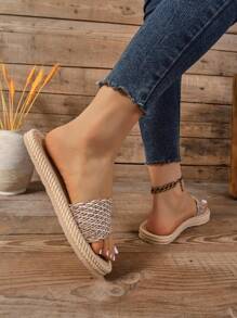 1 Pair Summer New Arrival Fashionable Teenager Slippers, Straw Woven Outsole, Woven Upper Design, Casual Strap Versatile Style