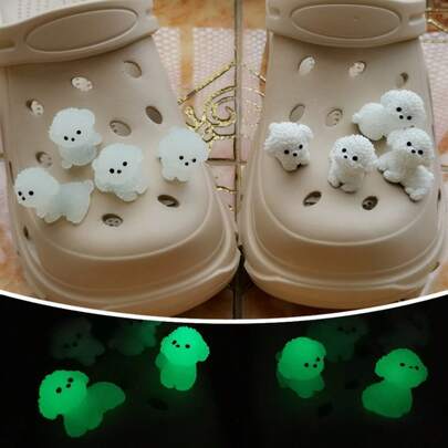 4 件套 - 夜光和常规可爱小狗装饰、凉鞋和拖鞋 DIY 配件、鞋饰、完美礼物、迷人装饰