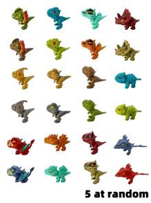 Hay 5 paquetes para elegir: 1-4 pulgadas Juguetes de dinosaurios que muerden los dedos, hechos de plástico ABS, juguetes de dinosaurios que simulan animales dinosaurios, juguetes lindos para aliviar el estrés, con una variedad de colores y formas que incluyen pequeños Tiranosaurio Rex, Triceratops, Velociraptor y otros dinosaurios.