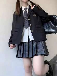 Nueva ropa de mujer para primavera-otoño | Blazer negro de uniforme JK original, chaqueta de traje formal con solapa de estilo universitario para damas. Presenta un diseño de 3 botones con insignias exquisitas, emanando un "aura de del campus". Con un diseño de hombros regular, es versátil tanto para estilos dulces como agresivos, adecuado para el campus, ir y venir, salidas, sesiones de fotos y citas. También puede servir como ropa de calle o de festival. (Las insignias se distribuyen al azar.)