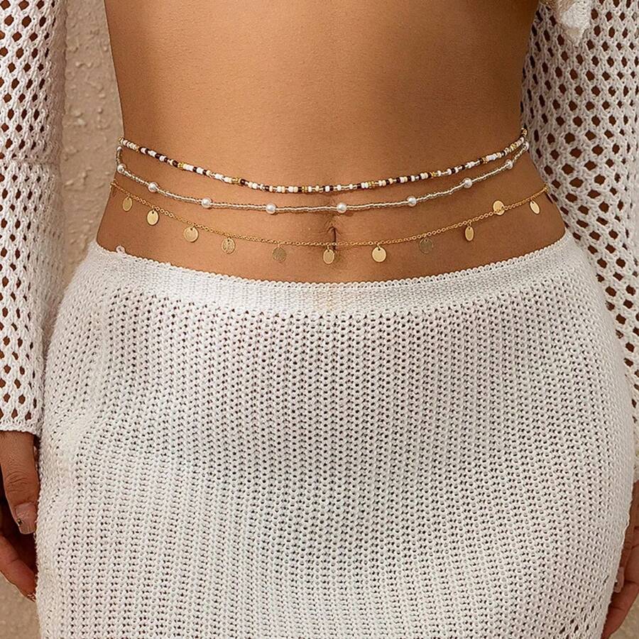 Mehrschichtige bohemische Taille-Kette mit Kunstperle, Pailletten und Metallakzenten für Frauen, charmant und sexy, Reisperlen-Mehrschicht-Pailletten-Bead-Schnur-Taillenkette für Frauen, modischer Strandparty-Style, Körperschmuck im Badeort-Stil