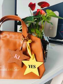 Personalized PU Leather Five-Pointed Star Bag Charms, Initial Five-Pointed Star PU Leather Suitcase Pendants, Bag Ornaments, Car Pendants, Decorative Bag Charms, Keychains, Suitable Gifts For Girlfriends, Bridesmaid Gifts, Wedding Accessories, Birthday Gifts, Classmate Gifts, Mother's Day Gifts, Couple Charms.
