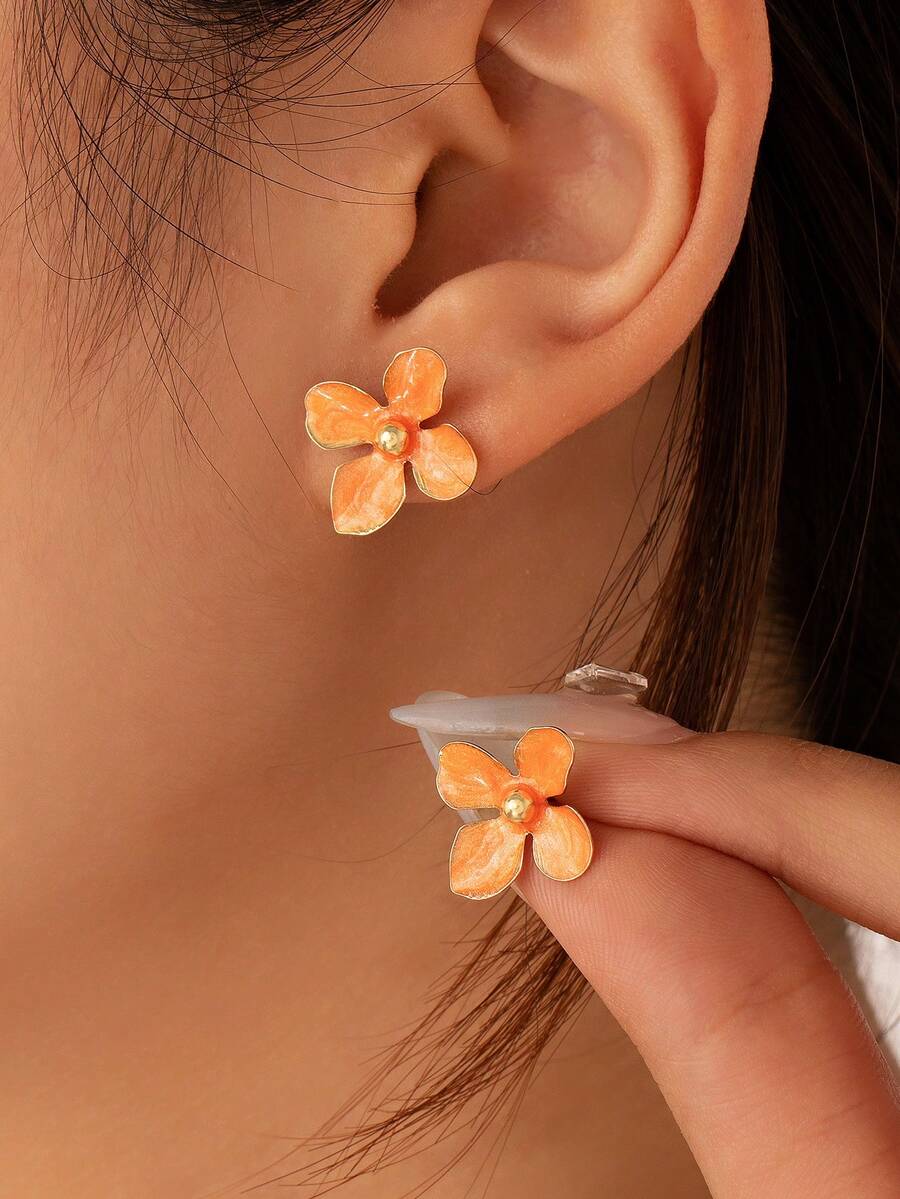 Modische Blumen-Ohrstecker aus Zinklegierung, geeignet für den täglichen Gebrauch von Frauen