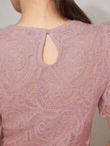 Amyenjoylife 女士优雅短袖蕾丝泡泡袖镂空衬衫T恤 - 淺灰紫 - 查看 6