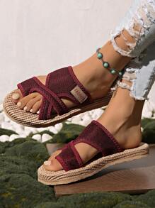 1 Pair New Fashion Teenage Slippers, With Woven Soles And Mesh Uppers, Balancing Breathability And Comfort, Stylish To Wear Outdoor And For Beach