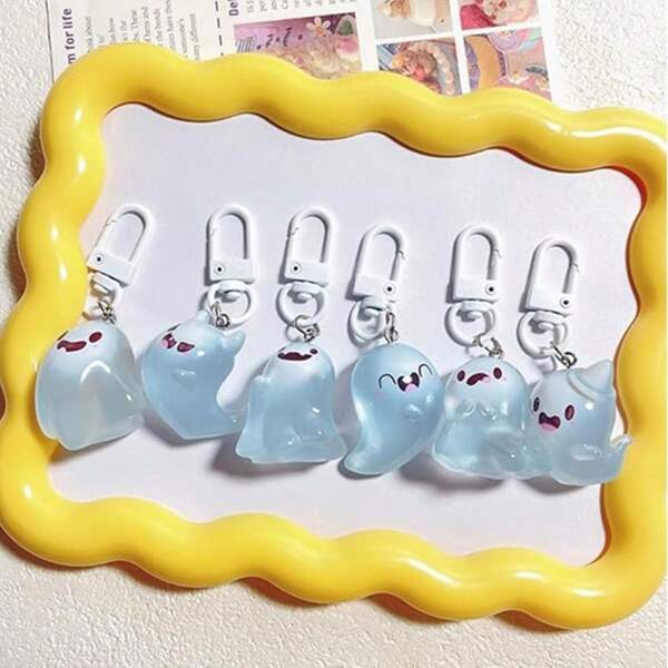 3pcs Halloween Jelly Ghost Keychain, 3D Cartoon Luminous Elf Pendant, Couple, Friends, Bag, Bag Accessories, Luminous Mini Resin Ghost Statue - Luminous Ornament, Suitable For Garden, Halloween Party, Desktop Decoration - Small Cute Mini Figures, Ladies Halloween Keychain Gifts, Boo Basket Stuffers For Her Spooky Gifts Christmas Halloween Basket Filler Halloween Boo Basket Creative Keychain For Teenagers, Night Glowing Ghost Keychain