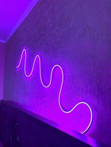 1 个 24 键遥控 RGB LED 霓虹灯带 - 可调光、柔性硅胶，适用于标志、卧室、游戏室和派对装饰