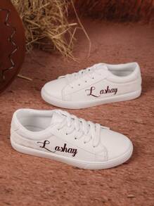 Chaussures de sport personnalisées en forme de cœur, avec nom personnalisé en police pailletée. Cadeau d'anniversaire, cadeau pour les camarades de classe, cadeau familial, cadeau de demoiselle d'honneur, cadeau de mariée, cadeau de vacances, chaussures décontractées pour couple