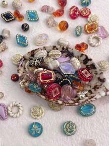 复洛克风格镀金珍珠串珠套装，镀金亚克力珍珠，适合制作珠宝、手链、脚链、耳环、项链、手机壳挂饰、钥匙扣、包包挂饰，是DIY情人节礼物、夏季海滩配饰、返校礼物、新年礼物的理想之选。