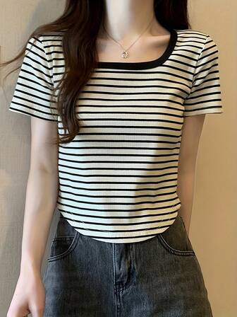 方领条纹短袖T恤，女式2025新款夏季短款修身时尚分层上衣