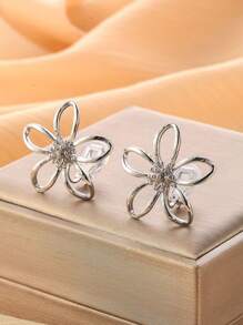 1 Paar modische fünfblättrige Blumenform Clip-On Ohrringe für Frauen, elegante Ohrringe für den täglichen Gebrauch und als Geschenk, geeignet für Damen