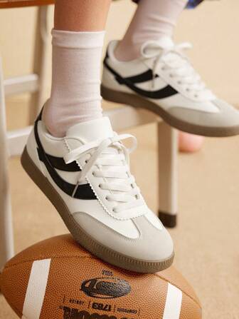 Nouvelles chaussures décontractées à semelle souple pour femmes, chaussures de sport plates polyvalentes antidérapantes et durables en canevas respirante, baskets montantes