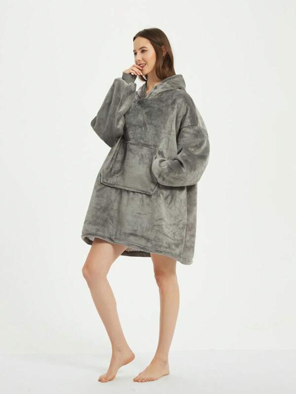 1pc Ultra-Soft Reversible Flannel Hoodie Blanket With Pocket – Cozy Wearable TV Blanket For Sofa, Bed, And Holiday Gifts, Machine Washable, Holiday Gift Blanket | Plush Texture | Knitted Weave