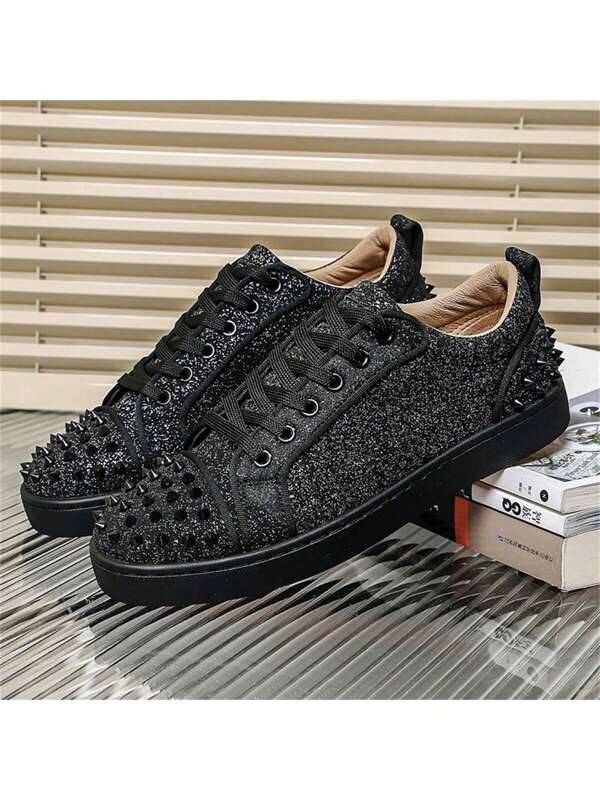 Men's Punk Style Low-Top Round Toe Breathable Stylish High-End Leather Durable Non-Slip Red Bottom Casual Shoes With Rivet Decor, Versatile Fashionable Studded Sneakers Suitable For Teenagers, Parties, Outdoor Activities And Travel