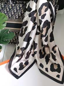 [1pc Leopard Print Scarf] 1pc Women's Lightweight Black & Brown Leopard Print Square Scarf | 27.56 Inch Bohemian Moire Pattern Headwear, Versatile Beach Wrap & Outdoor Travel Scarf For Casual Outings, Hair, Stylish Head Accessory, Nonelastic Fabric, Durable Headscarf