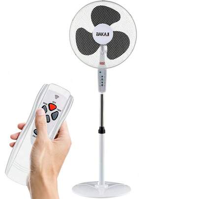 Bakaji Ventilatore a Piantana con Telecomando, Potenza 50W 3 Velocità, Pale da 40 cm, Altezza ed Inclinazione Regolabile Fino a 130 cm, Funzione Timer, Base Rotonda, Oscillazione Orizzontale Bianco