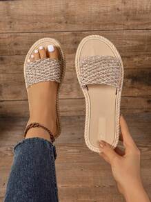 1 Pair Summer New Arrival Fashionable Teenager Slippers, Straw Woven Outsole, Woven Upper Design, Casual Strap Versatile Style