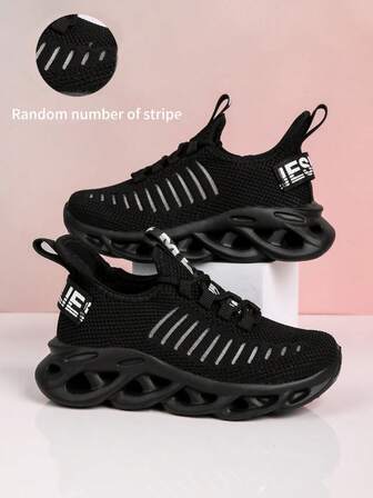 New Simplelightweight Breathable Mesh Slip-On Casual Outdoor Sports Shoes, Soft Sole, Anti-Slip, Suitable For All Seasons