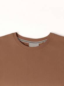 Marvel Camiseta de algodón con estampado de flores fritas de Marvel, estilo universitario de colisión acanalada, nueva ropa deportiva de primavera y verano para hombre con colores degradados, camisetas de manga corta color café para hombre suaves y transpirables.