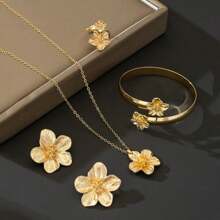 4pcs Flower Jewelry Set, Vintage Golden Flower Pendant Necklace, Bracelet, Ring, Earrings, Luxurious