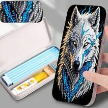 5D 1 Stück Diamantmalerei Set, bedrucktes Wolfmuster, DIY 5D Kristall-Dekoration in Spezialform, dekorative Acrylstiftebox mit bunten Edelsteinen und Perlen, einzigartiges handgemachtes Geschenk geeignet für Büro und Heimschreibtischorganisation, Diamant-Kunst Set. Tolles Geschenk