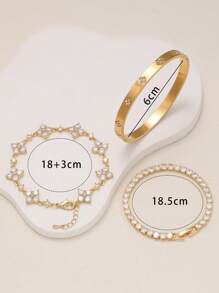 Brazalete minimalista y elegante de acero inoxidable con trébol de cuatro hojas de CZ, adecuado para el uso diario de las mujeres en todas las estaciones