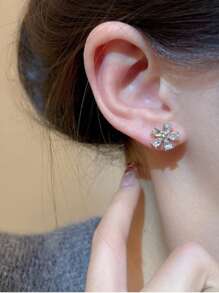 1 par de pendientes de mujer elegantes con forma floral decorados con zirconia