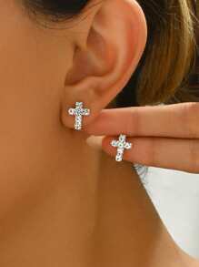 1 Pair Of Simple Style, Fashionable And High-End Sparkling Rhinestone Cross Earrings, Versatile Accessories Suitable For Daily Travel Wear