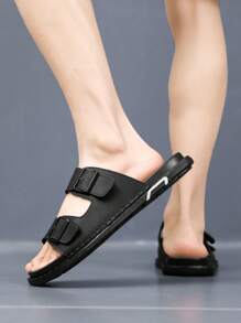 Sandales de style arabe classique pour hommes, tongs noires respirantes, chaussures de plage décontracté, open toe, tige de qualité supérieure, semelle épaisse, impression de lettres, antidérapant, imperméable, convient aux personnes d'âge moyen et âgées, pour l'intérieur et l'extérieur, la conduite, les voyages, l'usage quotidien