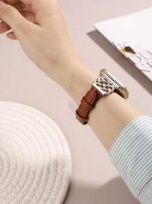 Correa con nudo celta compatible con Fitbit Versa 4/Versa 3/Sense 2/Sense - Accesorio de repuesto de lujo premium - Correa de reloj delgada, transpirable y cómoda para mujer - Elegante y de moda en múltiples colores - Perfecta para negocios/oficina/citas/boda/fiesta/uso diario - Mejor regalo para ella