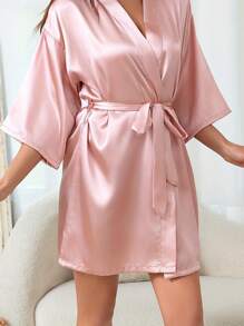 1pc Women's Solid Color Elegant Tie-Up Autumn/Winter Bathrobe, Sexy Short Satin Silk Soft Sleepwear, Suitable For Bride, Bridesmaid, Home Use,Wedding Season Short Dress Gown Initial Letter Robe, Morning Robe And Sleeping Robe,Bridal Party Prep Wear, Wedding Ceremony & Reception Accessories Pajama Ladies Spring Summer Wedding Pajama Dress Bestie Party Embroidered Bathrobe Wedding Party Wedding Supplies Outdoor Wedding Holiday Party Supplies Back To School