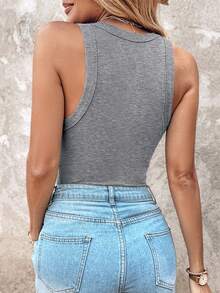 ChicMe Top básico de punto acanalado con cuello redondo, ajustado y sin mangas con sujetador incorporado - Gris - Ver 3