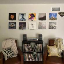 Mensola da parete minimalista per montaggio di dischi in vinile, supporto espositivo estetico per l'archiviazione e l'organizzazione di album per la decorazione della casa