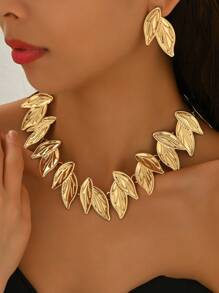 1set 3pcs Luxury & Elegant Golden Starfish & Wheat Texture Flower Wrinkle Necklace & Earrings Set, Fashion & Creative Asymmetrical Floral Starfish Leaf Necklace & Earrings Set, Suitable For Women Daily, Holiday, Party Wear