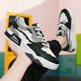 1 par herrskor med snörning och bokstavstryck i PU för låga utomhussporter och skateboarding