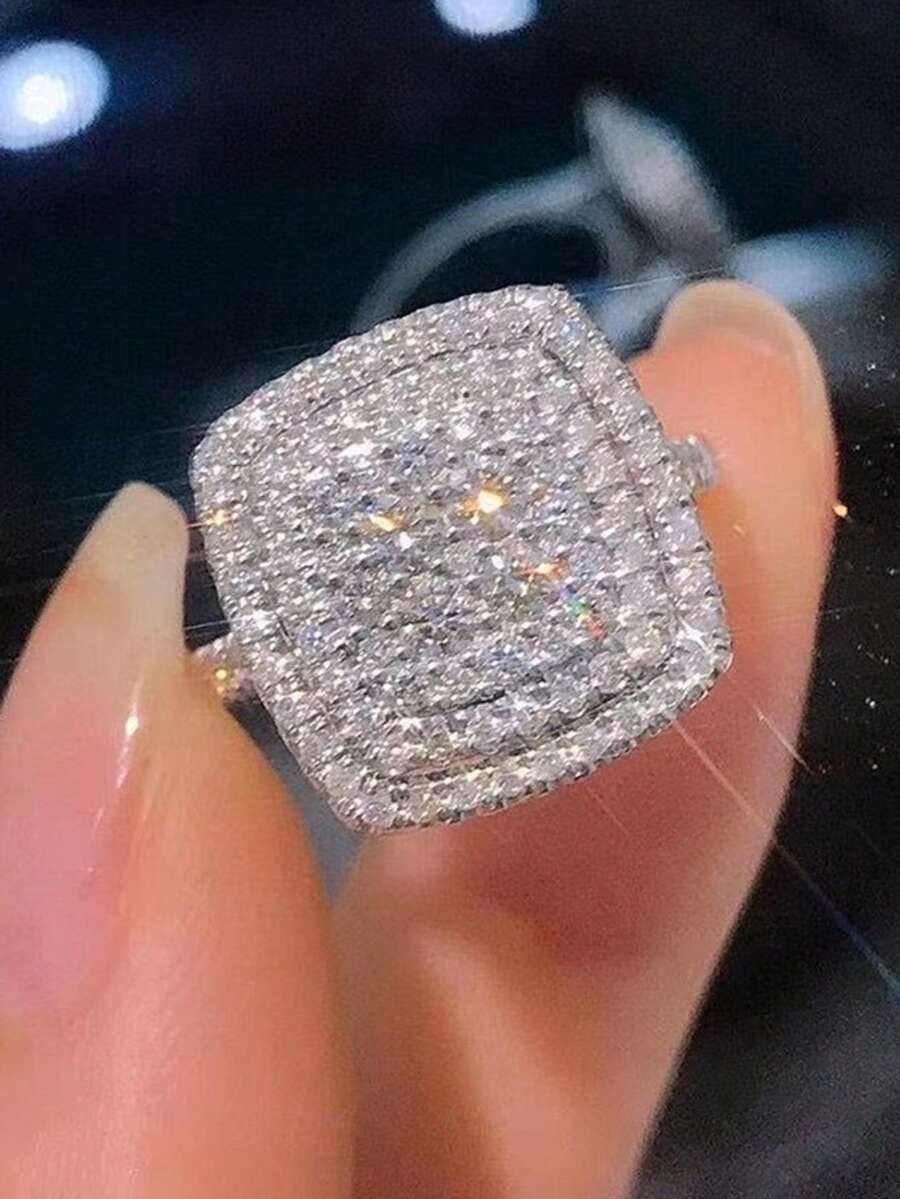 1枚时尚立方氧化锆戒指，适合作为结婚、订婚、情人节礼物送给女性