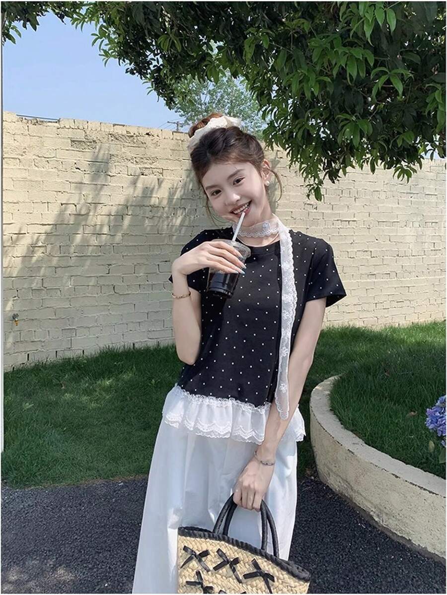 韩版波点短袖T恤，独特蕾丝拼接设计，夏季黑色度假装