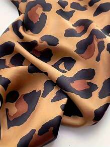 [1pc Leopard Print Scarf] 1pc Women's Lightweight Black & Brown Leopard Print Square Scarf | 27.56 Inch Bohemian Moire Pattern Headwear, Versatile Beach Wrap & Outdoor Travel Scarf For Casual Outings, Hair, Stylish Head Accessory, Nonelastic Fabric, Durable Headscarf