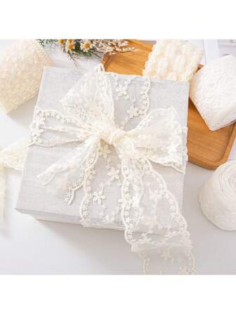 Christmas Decorations: 1 Pack Elegant Floral Lace Ribbon In White & Cream - 4.57 Meter, Classic Embroidery Design For DIY Bows, Clothing, Hats, Skirts Accessories - Versatile Polyester Craft Webbing, No Battery Required, Ribbon For Crafts