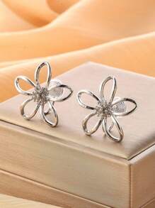 1 Paar modische fünfblättrige Blumenform Clip-On Ohrringe für Frauen, elegante Ohrringe für den täglichen Gebrauch und als Geschenk, geeignet für Damen