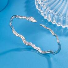 1pc Elegant & Luxury Matte Wavy Open Bangle Bracelet - Double Loop Heart Shaped Bracelet, Suitable For Girlfriend, Mother's Day, Birthday, Party, Valentine's Day, Luxury And Exquisite Adjustable Cuff Bracelet For Daily, Party Wear, Birthday Jewelry Gift