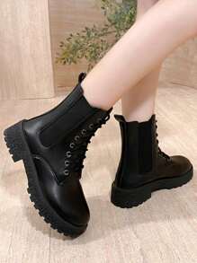 Women's Fashion Black Boots, 2024 Autumn/Winter New Versatile Belt Buckle Short Boots, Retro British Style Ankle Boots