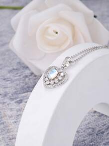 Collier hypoallergénique en argent 925, motif cœur et diamants en oxyde de zirconium, à la mode et élégant, idéal comme cadeau d'anniversaire.