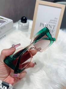 1pc Women's Fashion Square Glasses, High Quality Gradient Frame, Street-Style PC Temple, Spring-Loaded Legs, Versatile & Vintage For Daily Wear