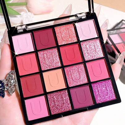 JUJU DREAM Bảng phấn mắt 16 màu với cả hiệu ứng nhũ và lì, mang đến sắc tố cao và khả năng bám màu lâu trôi. Hoàn hảo cho các dịp như Halloween, tiệc tùng và Giáng sinh. Bảng phấn mắt lễ hội này mang đến kết cấu mịn màng và màu sắc rực rỡ nhờ công thức có độ bão hòa cao. Là một bảng phấn mắt đa tông màu và bộ trang điểm chuyên nghiệp, đây là sản phẩm không thể thiếu cho những người đam mê trang điểm.