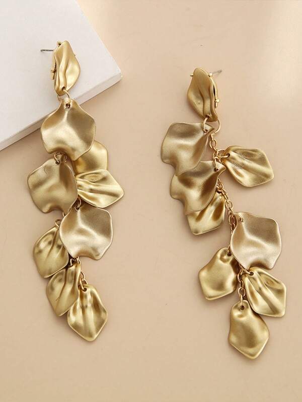 1 Pair Retro Elegant Pearly Floral Leaf Design Long Dangle Earrings, Suitable For Women Daily Wear, Gifting To Family & Friends
